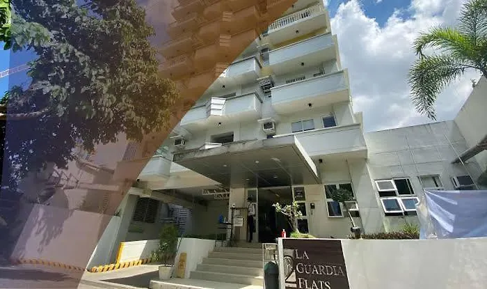 Cozy Type Near It Park With Pool, Netflix & Wifi * Cebu