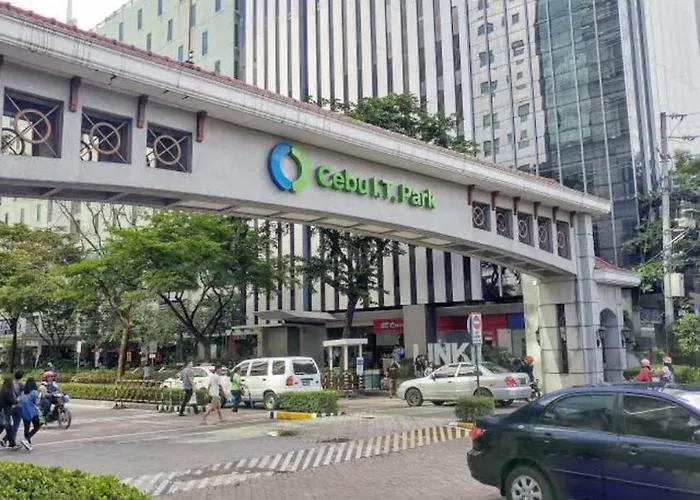 Cozy Type Near It Park With Pool, Netflix & Wifi Aparthotel Cebu
