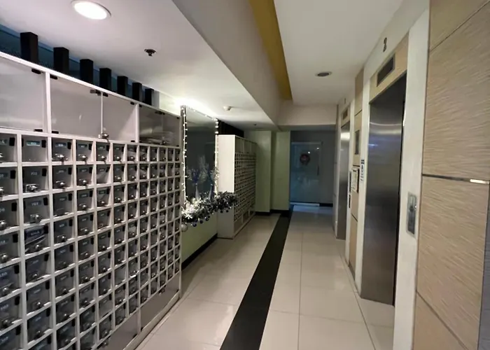 Cozy Type Near It Park With Pool, Netflix & Wifi * Cebu