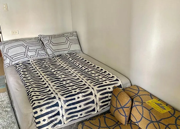 Cozy Type Near It Park With Pool, Netflix & Wifi *